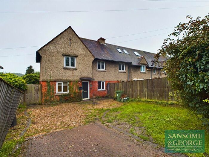 3 Bedroom End Of Terrace House For Sale In Bath Road, Woolhampton, Reading, Berkshire, RG7