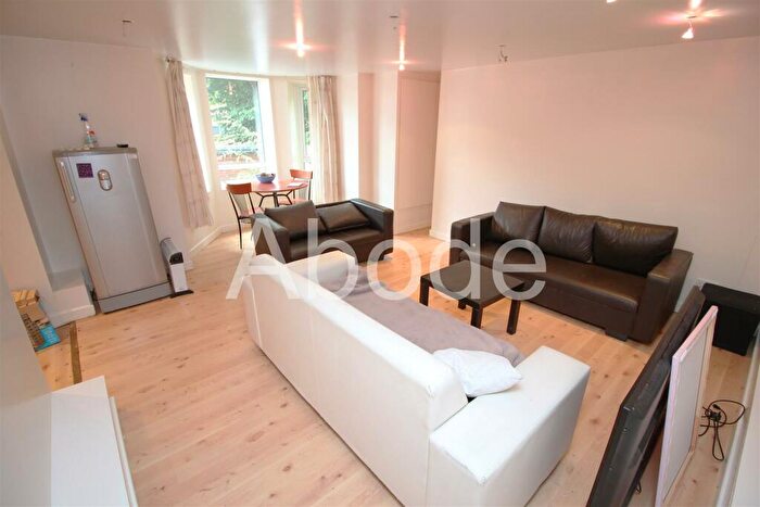 9 Bedroom House To Rent In Regent Park Terrace, Hyde Park, Leeds, LS6