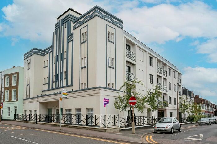 2 Bedroom Flat To Rent In Granville Road, Watford, Hertfordshire, WD18