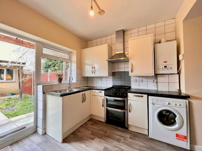 2 Bedroom Ground Maisonette To Rent In Norton Road Wembley, HA0