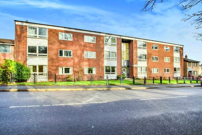1 Bedroom Apartment To Rent In Westminster Road, Macclesfield, Cheshire, SK10