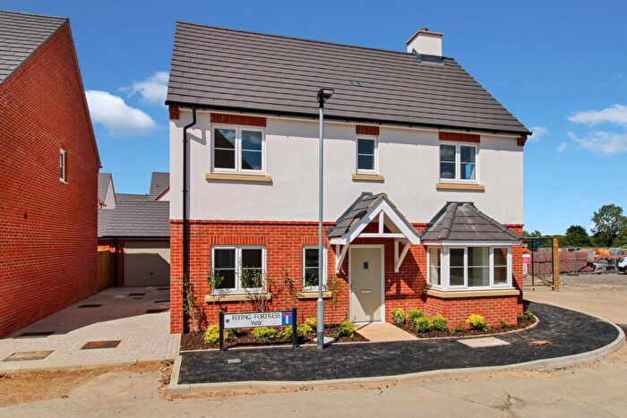 4 Bedroom Detached House For Sale In Flying Fortress Way, Thurleigh, Bedford, MK44