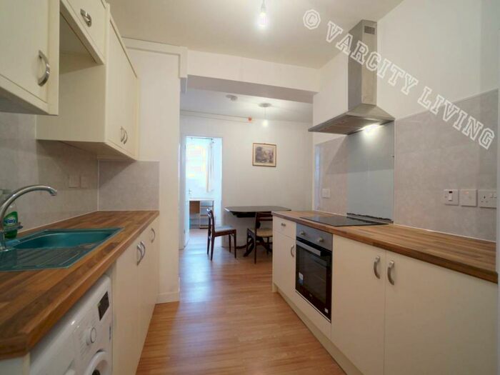 2 Bedroom House To Rent In Apartment, Bangor, Gwynedd, LL57