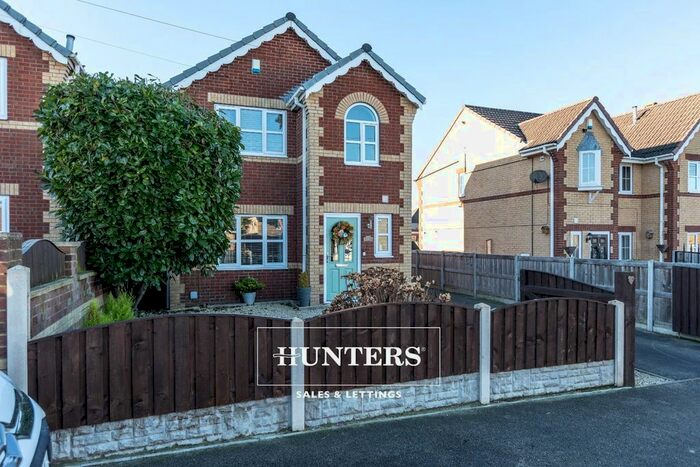 3 Bedroom Detached House For Sale In Downland Crescent, Knottingley, WF11