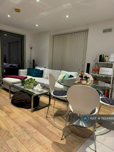 2 Bedroom Flat To Rent In Ben Jonson Road, London, E1