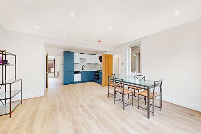 4 Bedroom House To Rent In Garlinge Road, West Hampstead, NW2