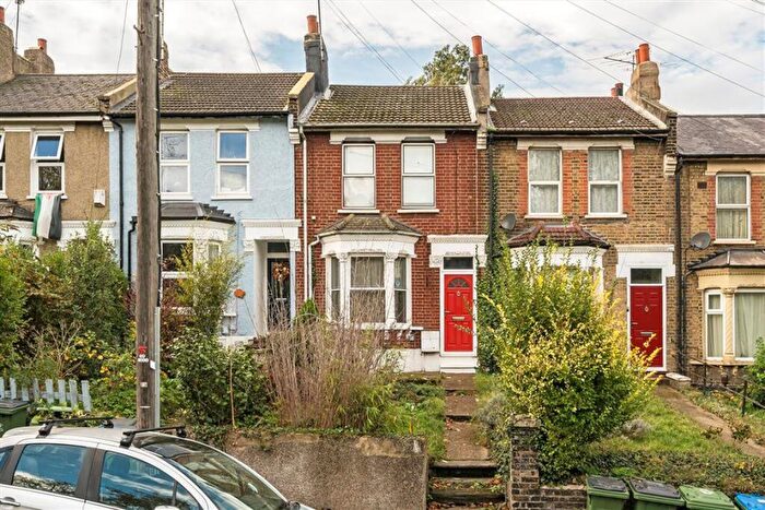 3 Bedroom House For Sale In Lakedale Road, Woolwich, SE18