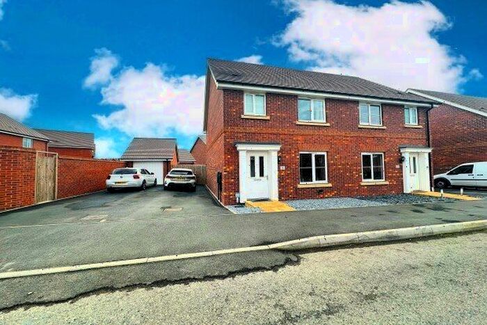 3 Bedroom Property To Rent In Quince Close, Stratford-Upon-Avon, CV37