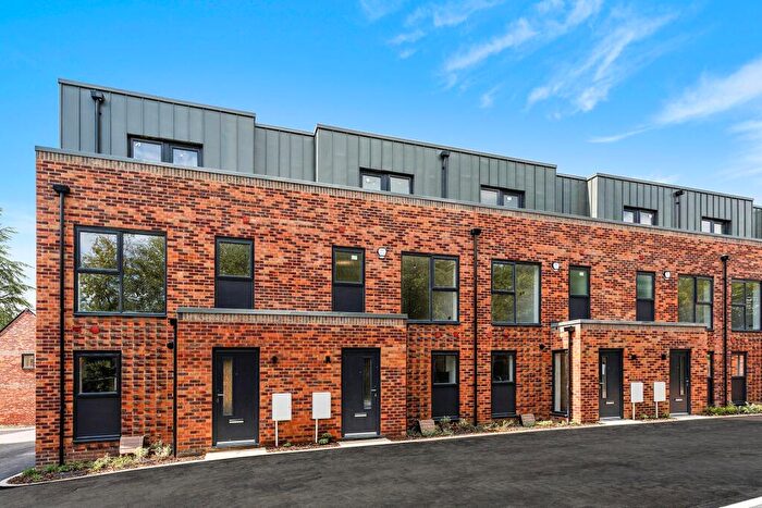 4 Bedroom End Of Terrace House For Sale In The Fairways, Burgess Hill, RH15