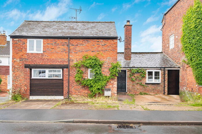 3 Bedroom Semi Detached House For Sale In Kingsmead Road, Cheltenham, GL51