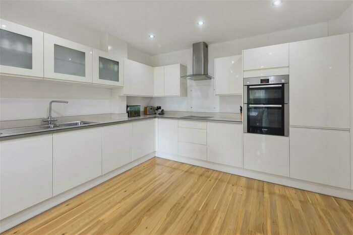 5 Bedroom Detached House For Sale In Carroll Avenue, Merrow, GU1