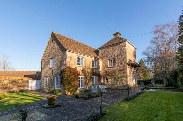 4 Bedroom Detached House For Sale In Kemble, Cirencester, Gloucestershire, GL7