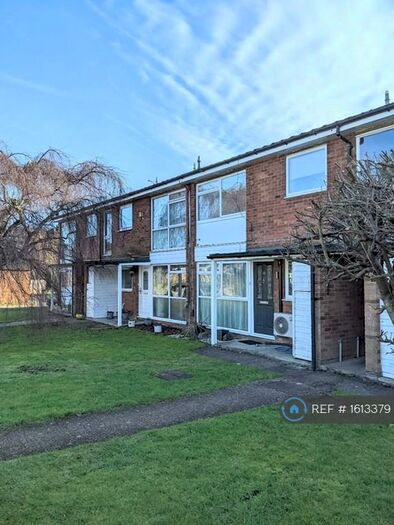 2 Bedroom Flat To Rent In (First Floor), Harpenden, AL5