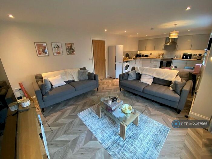 2 Bedroom Flat To Rent In Drummond Avenue, Leeds, LS16