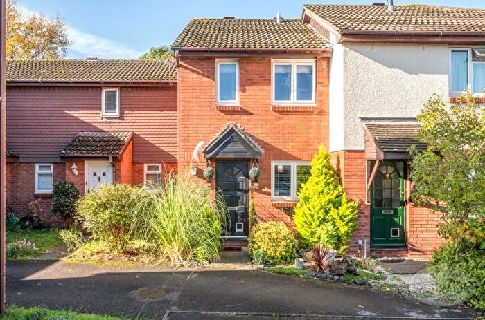 2 Bedroom Terraced House For Sale In Dukes Close, Petersfield, Hampshire, GU32