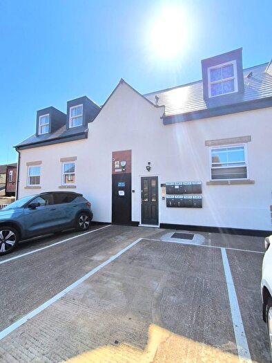 2 Bedroom Flat To Rent In Warrens Close, Irthlingborough, NN9