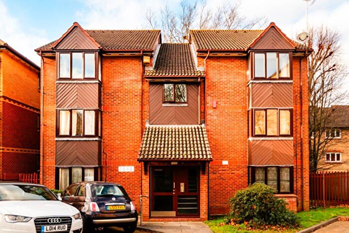 Studio To Rent In Godolphin Close, Palmers Green, N13