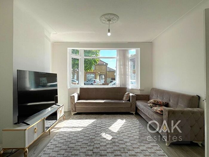 4 Bedroom Terraced House To Rent In Woolmer Road, London, N18