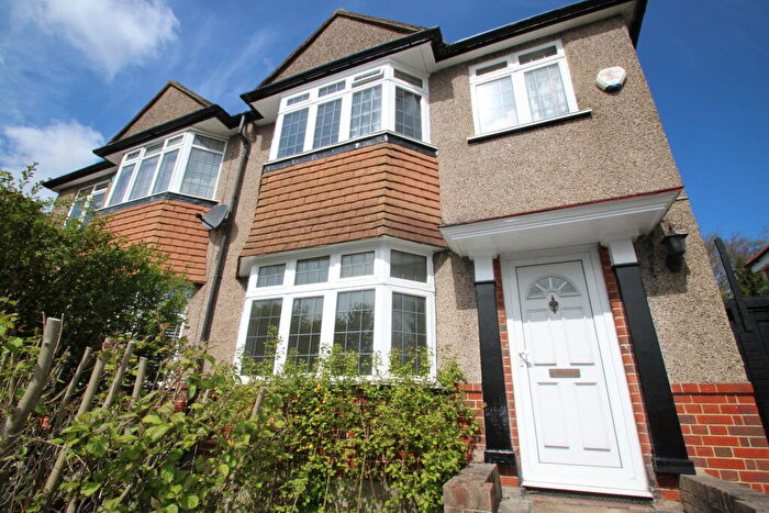 3 Bedroom Semi-Detached House To Rent In Selsdon Park Road, South Croydon, CR2