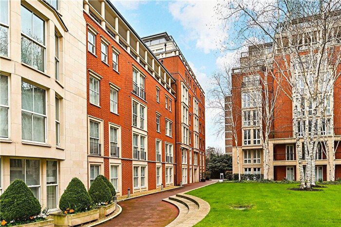 2 Bedroom Flat For Sale In Kings Road, London, SW10