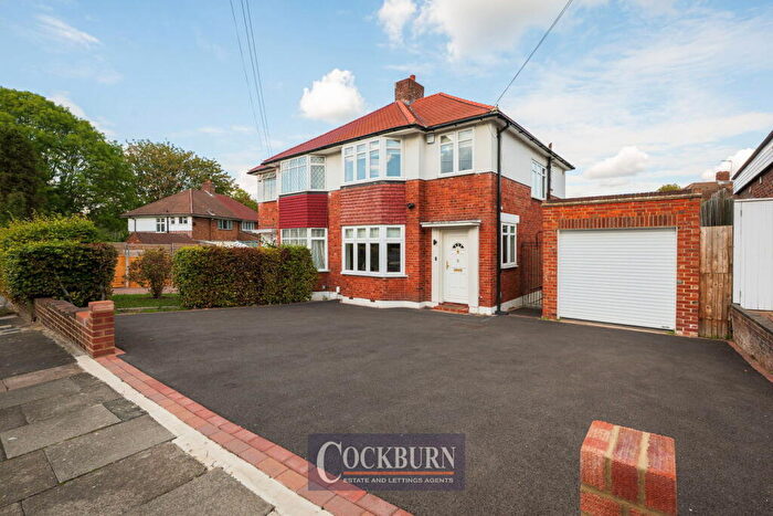 3 Bedroom Semi-Detached House For Sale In West Hallowes, Mottingham, SE9