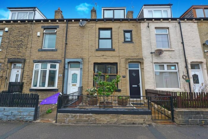 2 Bedroom Terraced House For Sale In Melford Street, Dudley HIll, Bradford, BD4