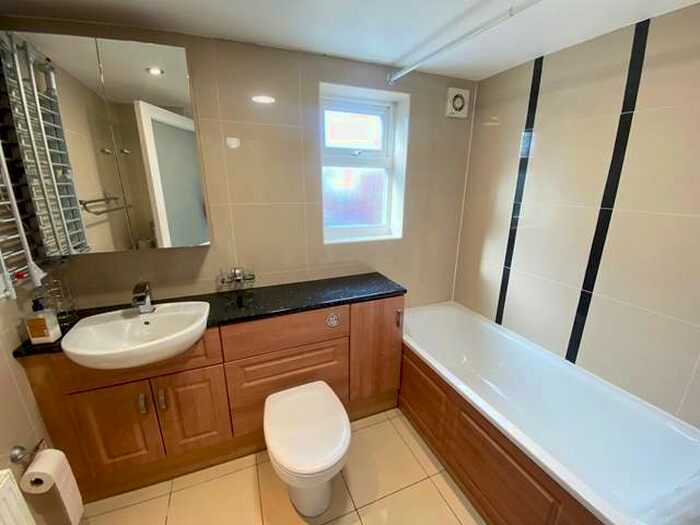 1 Bedroom Ground Flat To Rent In Burstock Road, Putney, London, SW15