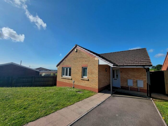 2 Bedroom Bungalow To Rent In Drinkwater Rise, NP20