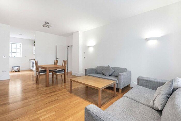 2 Bedroom Apartment To Rent In Lever Street, London, EC1V