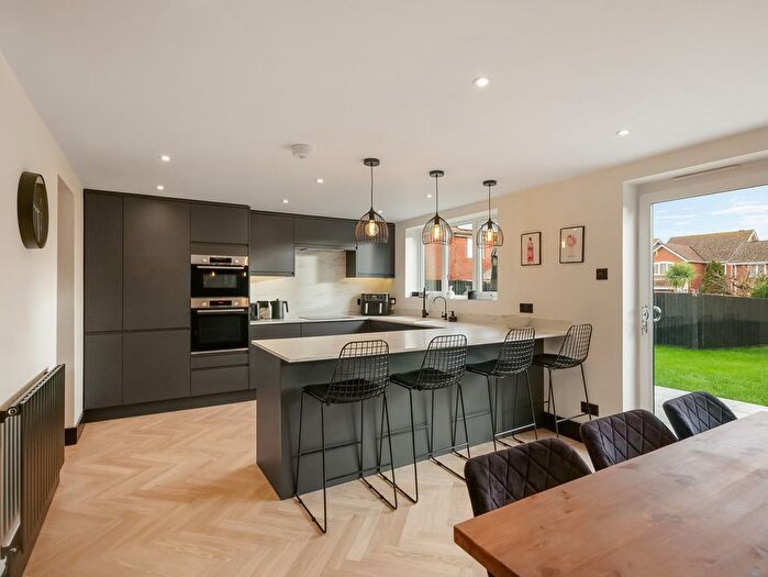 4 Bedroom Detached House For Sale In Springbank Road, Bournemouth, BH7