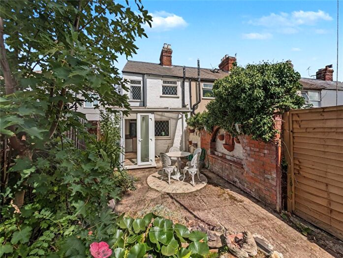 2 Bedroom End Of Terrace House To Rent In Binfield Road, Bracknell, Berkshire, RG42