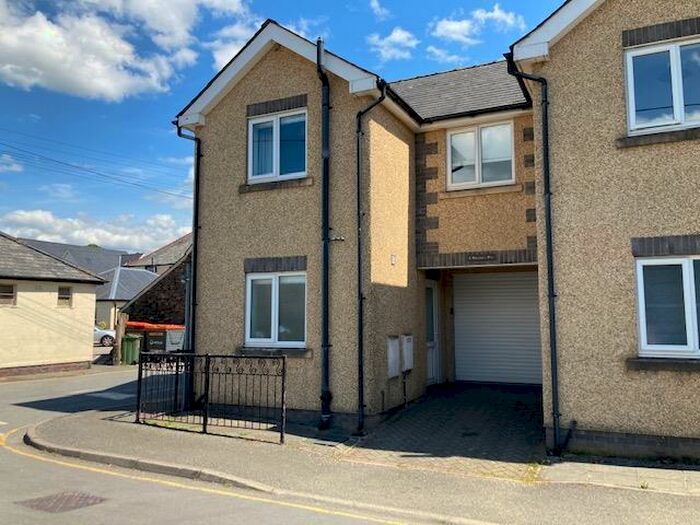 Houses for sale in Bala, LL23, Gwynedd