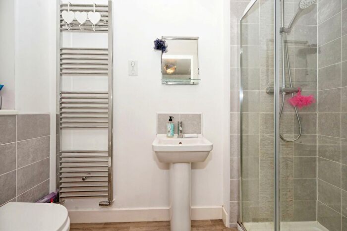 3 Bedroom Semi-Detached House For Sale In Warrington Road, Widnes, Cheshire, WA8