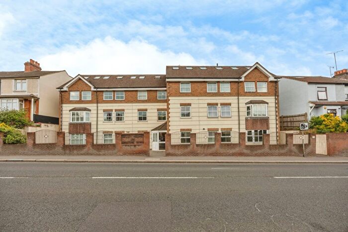 1 Bedroom Flat For Sale In Godstone Road, Whyteleafe, Surrey, CR3