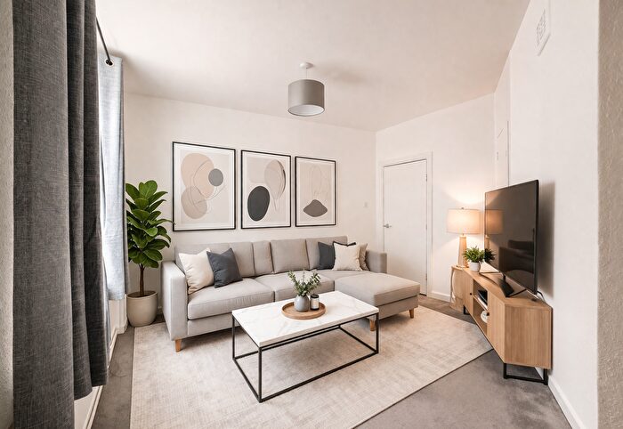 3 Bedroom Flat For Sale In Adair Road, London, W10