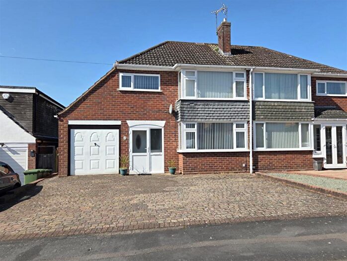 3 Bedroom Semi-Detached House For Sale In Loweswater Road, Stourport-On-Severn, DY13