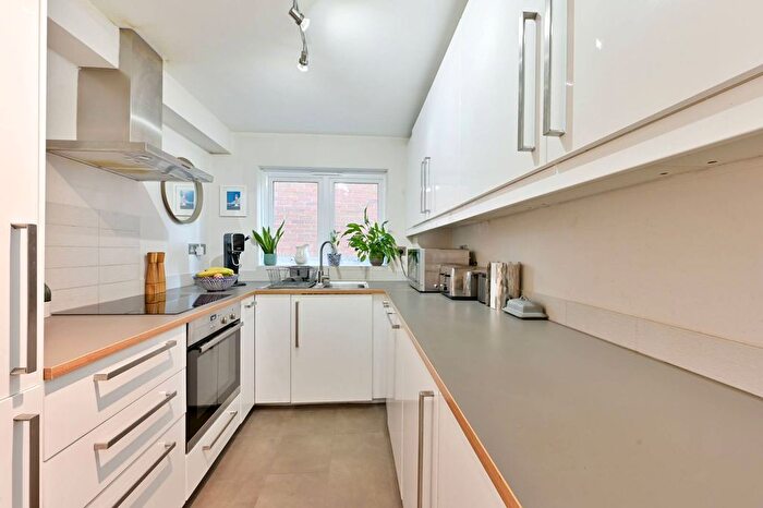 2 Bedroom Flat To Rent In Worple Road, Wimbledon, London, SW19