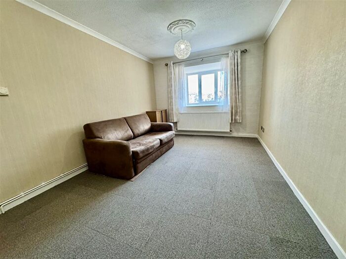 1 Bedroom Flat For Sale In Abernethy Quay, Marina, Swansea, SA1