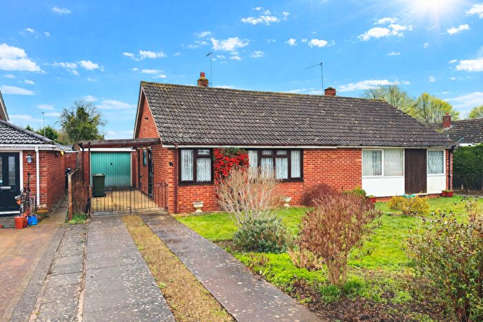 2 Bedroom Semi-Detached Bungalow For Sale In Washington Road, Wickhamford, WR11
