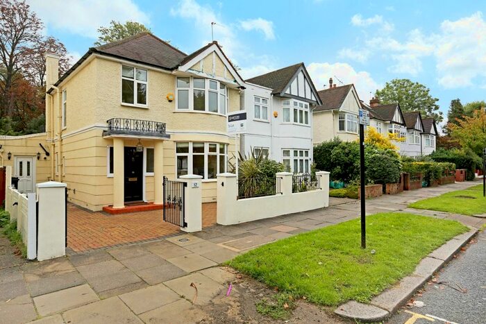 4 Bedroom Detached House To Rent In Staveley Road, London, W4