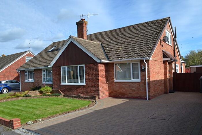 3 Bedroom Semi Detached House For Sale In Hopgarden Road, Tonbridge, TN10