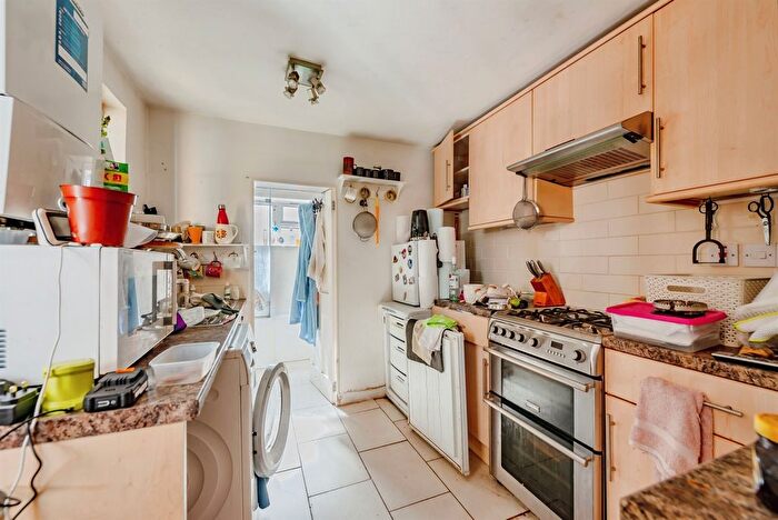 2 Bedroom Terraced House For Sale In Crescent Road, Bletchingley, Redhill, RH1
