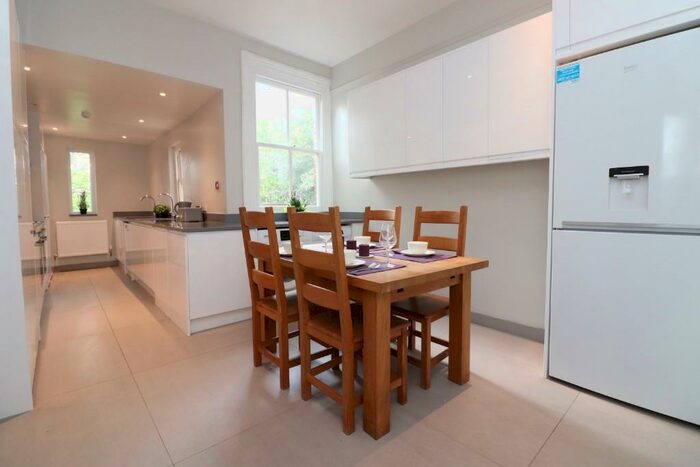 9 Bedroom House To Rent In Westridge Road, SO17