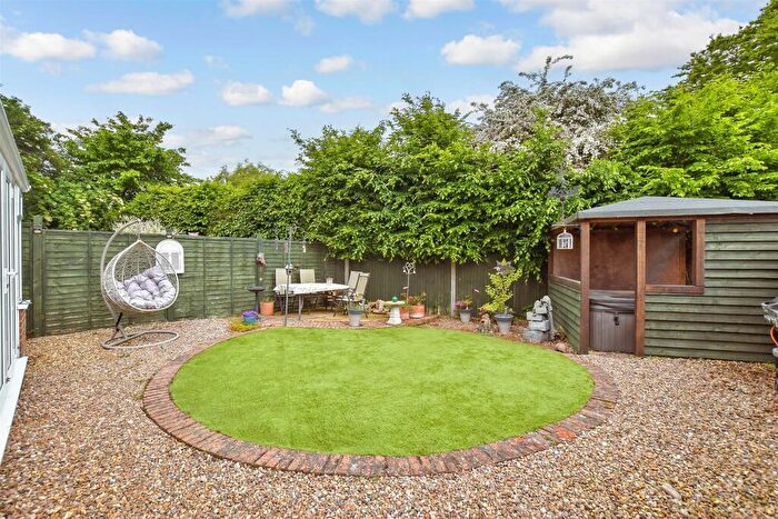 3 Bedroom Link Detached House For Sale In Hunters Mews, Fontwell, Arundel, West Sussex, BN18