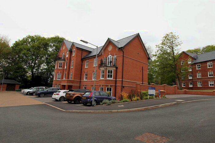 2 Bedroom Flat To Rent In Clevelands Drive, Bolton, BL1