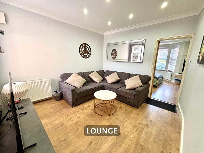 1 Bedroom Flat To Rent In Clarendon Road, Luton, LU2