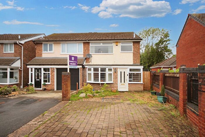 3 Bedroom Semi-Detached House For Sale In Ash Close, Appley Bridge, WN6