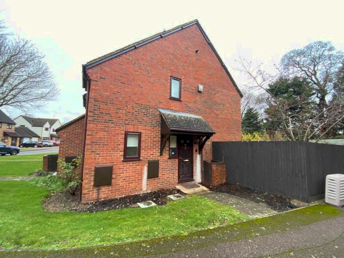 1 Bedroom Flat To Rent In King James Way, Royston, SG8