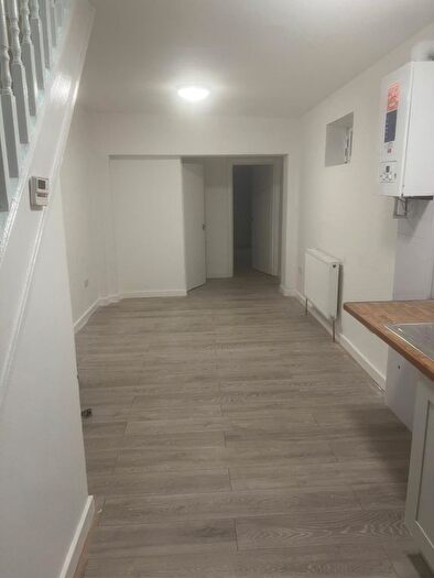 3 Bedroom End Terrace House To Rent In River Road, Barking, IG11