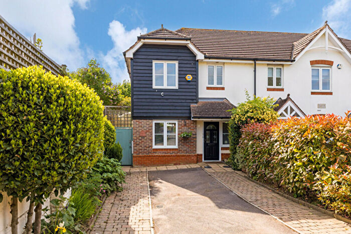 3 Bedroom End Of Terrace House For Sale In The Garden Mews, Maidenhead, SL6